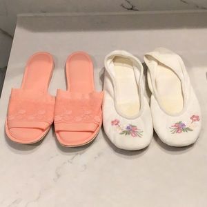 2 cute slippers